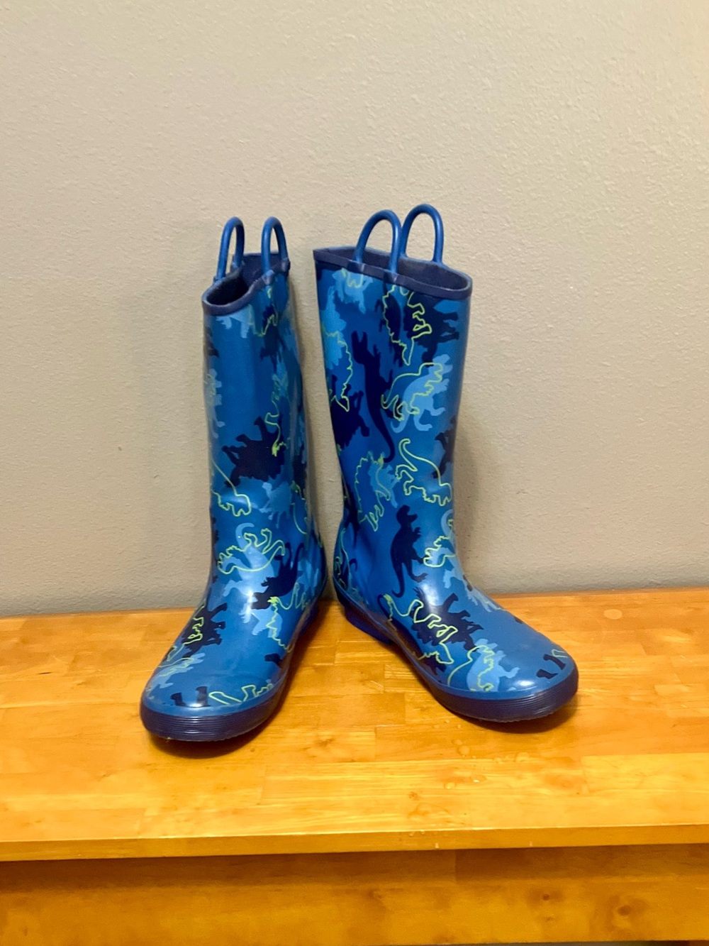 L. L. Bean Kids' Puddle Stompers Dinosaur Rain Boots, Blue - Size 5 (VGUC)